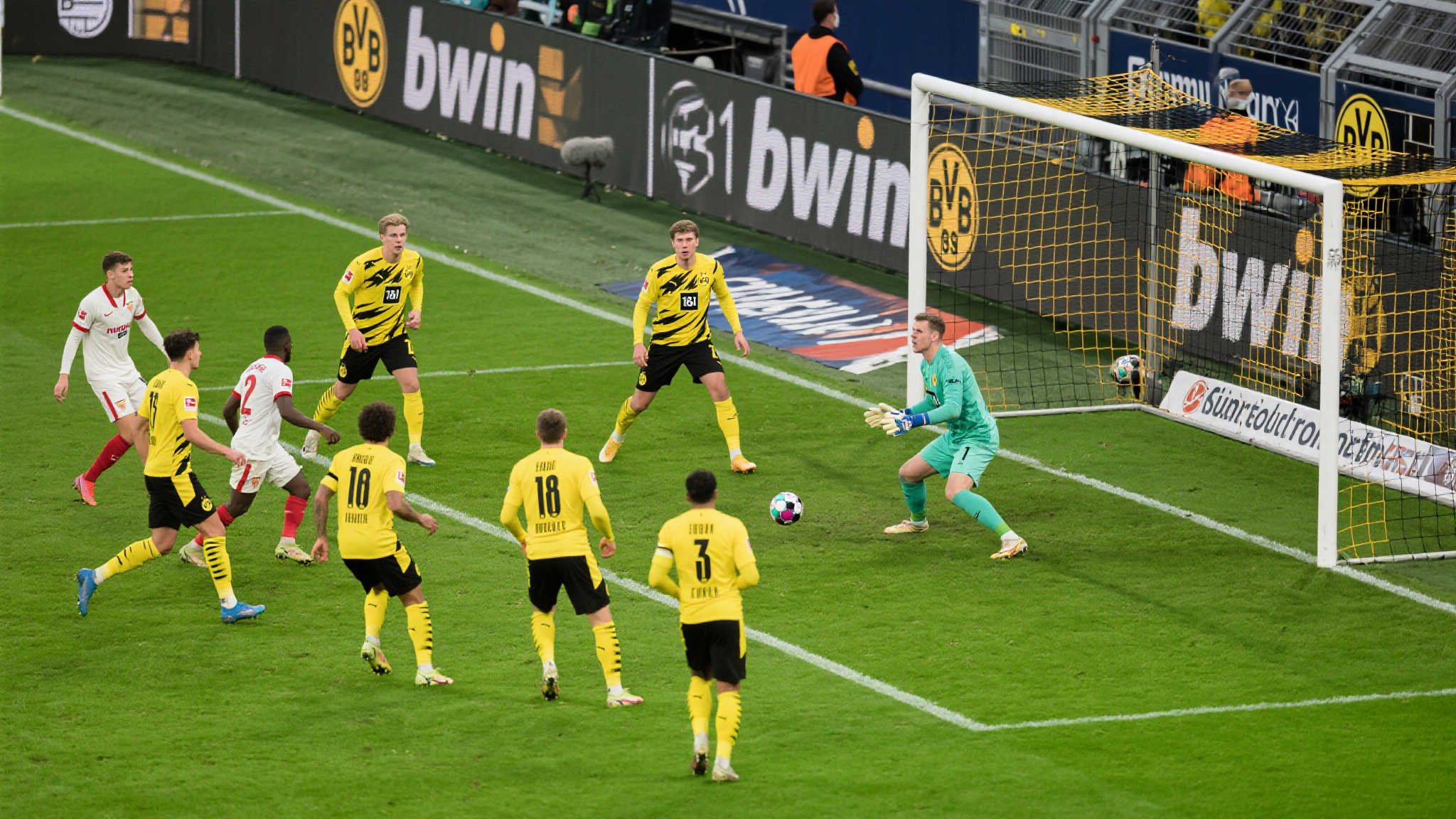 科贝尔:失球3个令人难以接受,表现仅次于进球4个 科贝尔:失球3个令人难以接受,表现仅次于进球4个